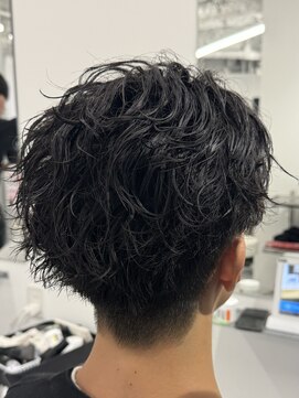 バース 梅田中崎町店(BIRTH) ニュアンスパーマセンターパートフェザーパーマ韓国メンズパーマ