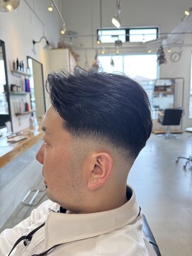 エシレ(esille.) サイドパートフェードカット