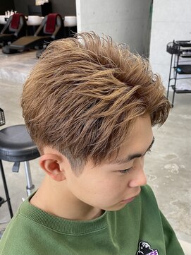 エデアンルクラ 下通(EDEAN Leclat) 熊本メンズカラー ハイトーンカラー ミルクティー MEN'S HAIR