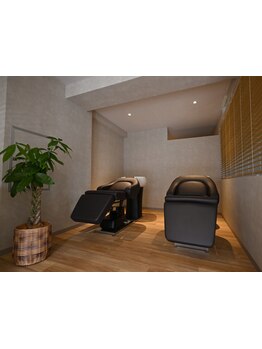 徹底的なケアで、エイジング毛やダメージ毛も潤い溢れるツヤ髪に♪髪本来の自然な柔らかさを引き出します。