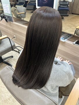 ルチア パリ(Luccica PARIS) 【Luccica PARIS sayumi】ダークグレージュ×メモリーケアカラー