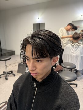  曲がる縮毛矯正ツーブロック刈り上げセンターパート