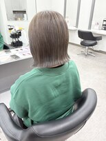 ガルボヘアー 桟橋店(garbo hair) ブリーチオンカラー グレージュ 白髪ぼかし ハイトーン ボブ