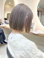 ヒビヲ 天神警固(HIBIO)&nbsp;ショートボブ切りっぱなしボブタッセルボブブリーチダブルカラー