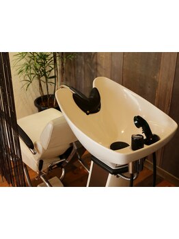 大人女性のためのサロン《髪の仕立て屋》。普段のシャンプーからケアまで幅広くレクチャーしてくれる♪