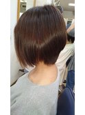 前下がりボブ