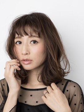 顔周りエアリーで小顔ミディアム ライトサファリベージュ L ライツ オオサカ Litze Osaka のヘアカタログ ホットペッパービューティー