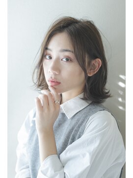 ザ ブリンク(THE BLINK) 外ハネ・ミディアムボブ