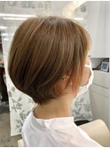 ショートボブ×アクセサリーカラー
