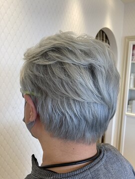 ラトゥアルーチェ(La tua Luce) シルバーホワイト