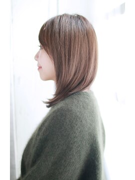 オティアプラスエヌ(OTTIA+n) 20代30代40代　ひかえめ大人ソフトウルフ【松山】