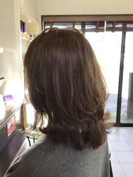 ヘアプロデュース ムース(Hair Produce MU SU) 外ハネアレンジで軽く