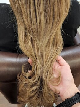 インビテーション(invitation) ハニーベージュ