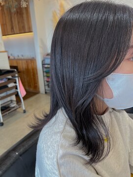 エシレ(esille.) ダークアッシュのミディアムレイヤー