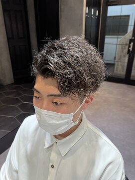 カリーナ(carina) アップバングツイストスパイラル