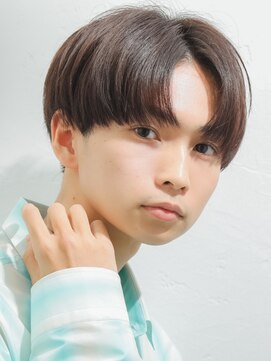 ジョエミバイアンアミ(joemi by Un ami) (joemi 新宿)センターパート 重マッシュ 刈り上げマッシュ 近江