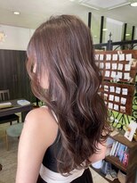 シー 岡崎(,SHE)&nbsp;斜めバング/グレージュカラー/デザインカラー/東岡崎