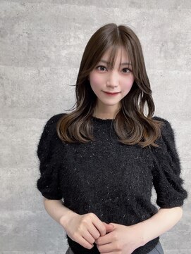 ルイス(L'wis) 柔らか暗髪カラー×レイヤーカット