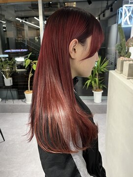 ファイブバイジエクト 堀江(FIVE by The Ect) カシスレッド×ハイトーンカラー×サイドバング×似合わせカット