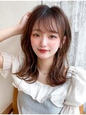 韓国風レイヤー/外ハネくびれ/ミディアムレイヤー/ぱっつん前髪