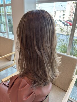 シーツー 三吉店(C2) トリプルカラーベージュ