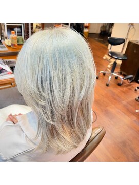 ビーヘア 大橋店(B hair) ホワイトカラー　ウルフスタイル