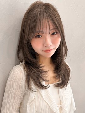 アグノス 青山(Agnos) 美髪小顔カットエアリーカール大人可愛い薄めバング前髪黒髪