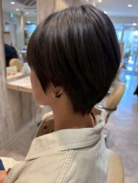 エヌアンドエー せんげん台店(N&A) 襟足がタイトな大人上品ショート