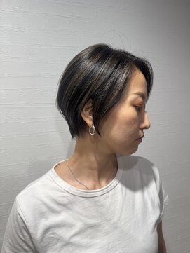 マーシュアトレ(marshu atre) 白髪ぼかし/20代30代40代/くびれショート　toshiスタイル