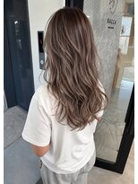 バッカ 横浜桜木町店(BACCA)&nbsp;ロングレイヤー/白髪ぼかしハイライト