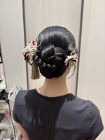 ヘアビジュー(hair bijou) タイトシニヨン
