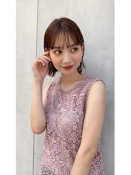 シュシュ(CHOU CHOU) 外はねミディアムボブ