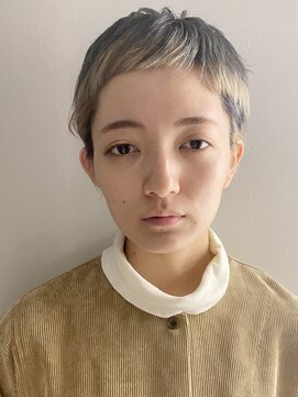 クク(QUQU) デザインホワイトショート