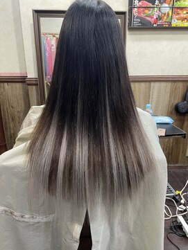 ディー エメ(D-aimer-) グラデーション風インナーシルバーのエクステ