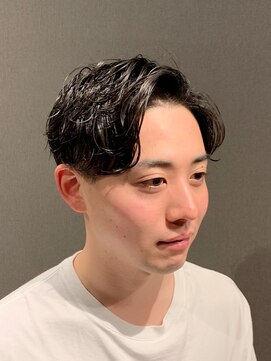 ビーダンディー(Bee dandy) ビジネスツーブロックショート ニュアンスパーマ センターパート