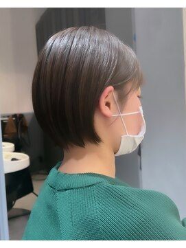 ロンドジェネルーズ 柏(Lond generous) 高嶋優　アッシュベージュ　丸みショート