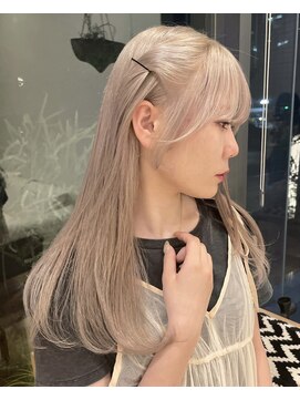 ルーイ(LOUIE) ... white beige ...