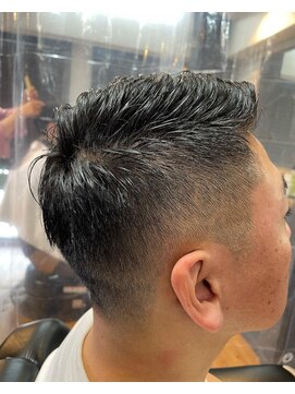 メンズサロン エクシア 大人気のフェードスタイル　刈り上げショート