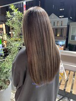 ヘアーアンドメイク ビス(HAIR&MAKE bis)&nbsp;グレージュ/ブリーチカラー/イメチェン【黒田あさみ】