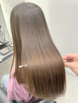 プレジールバイラファブリック(PLAISIR by LA FABRIQUE) PLAISIR/佐々木 メテオストレート 艶髪 ロングヘア 草加