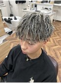 フェザーパーマ刈り上げセンターパートマッシュ〈理容室〉西川口
