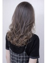 フルール(fleur) 動きと透明感のミディアムレイヤー