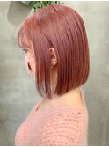 ピンクベージュ、ペールピンク、淡いピンク、切りっぱなしボブ