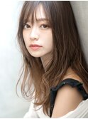 くせ毛風フェミニンセミロング