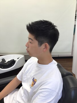 キヌガサ(KINUGASA) 刈り上げナチュラルスタイル