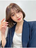 斜めバング/シルキーベージュ/ブラントカット[渋谷駅]