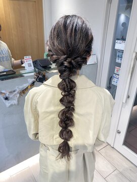 テトラ バイ ネオリーブ 横浜西口店(tetra by neolive) ぽこぽこ編みおろしアレンジ＊[横浜/横浜駅]