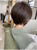 『ナチュラルショートボブ、ベージュカラー』アオキ タツノリ