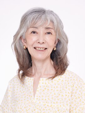 えがお美容室 奈良店 グレイヘアの方に◎セミロングパーマスタイル
