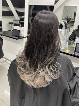 アライブ キチジョウジ(ALIVE Kichijoji) ホワイトグレーグラデーションカラー